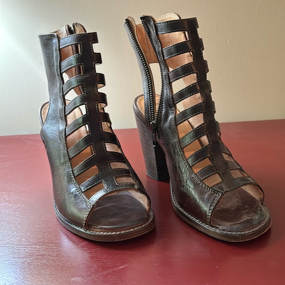 Zip up booties